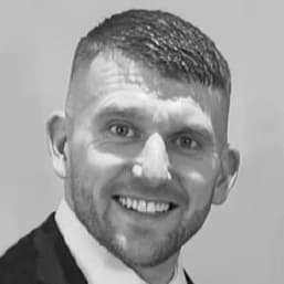 Tom Holmes Headshot